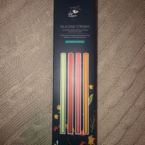 Chic and Tonic Silicone Straws